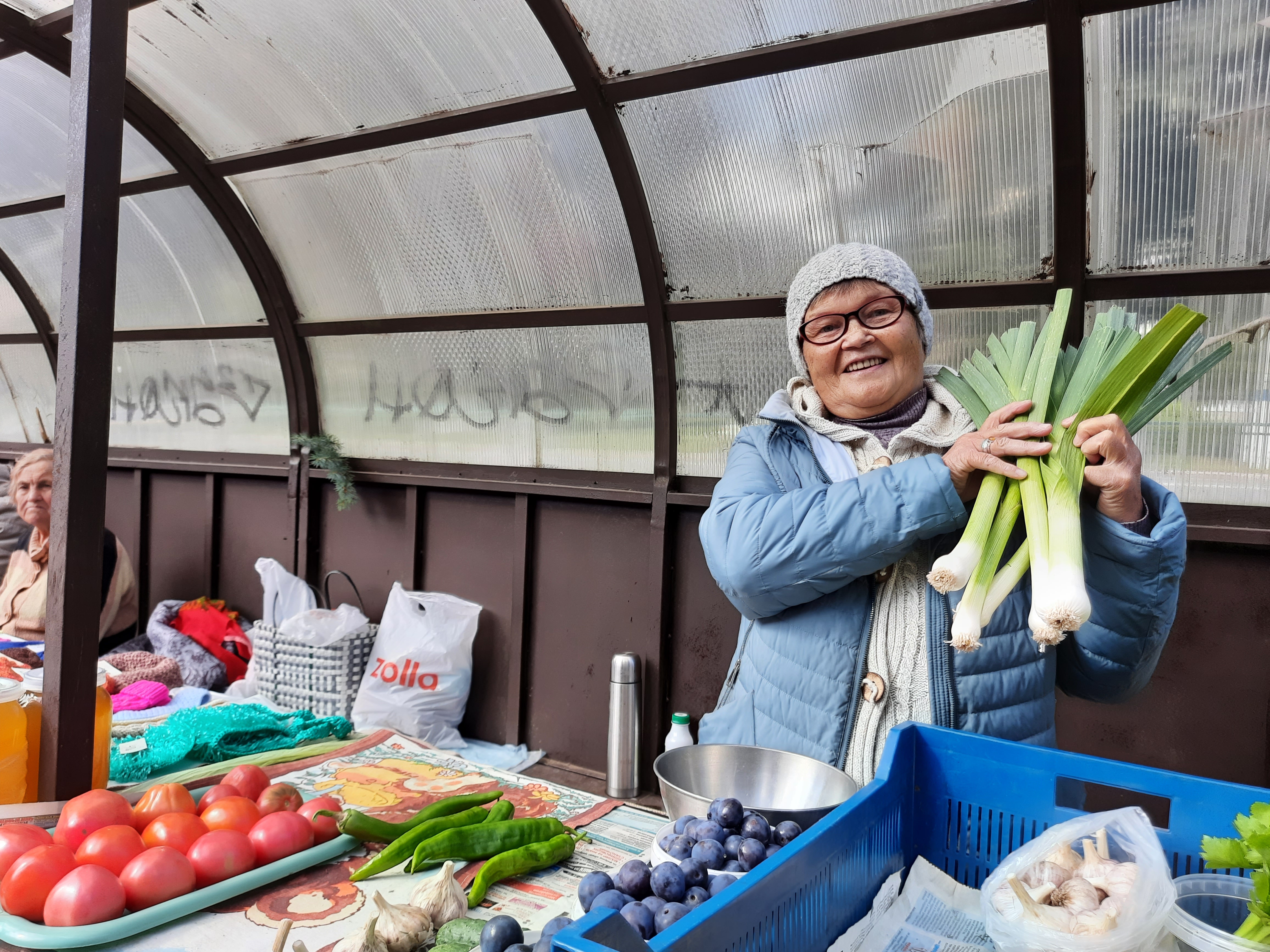 Сколько стоят сезонные овощи на рынках Чувашии: "Продаем лишнее, не обогатиться"