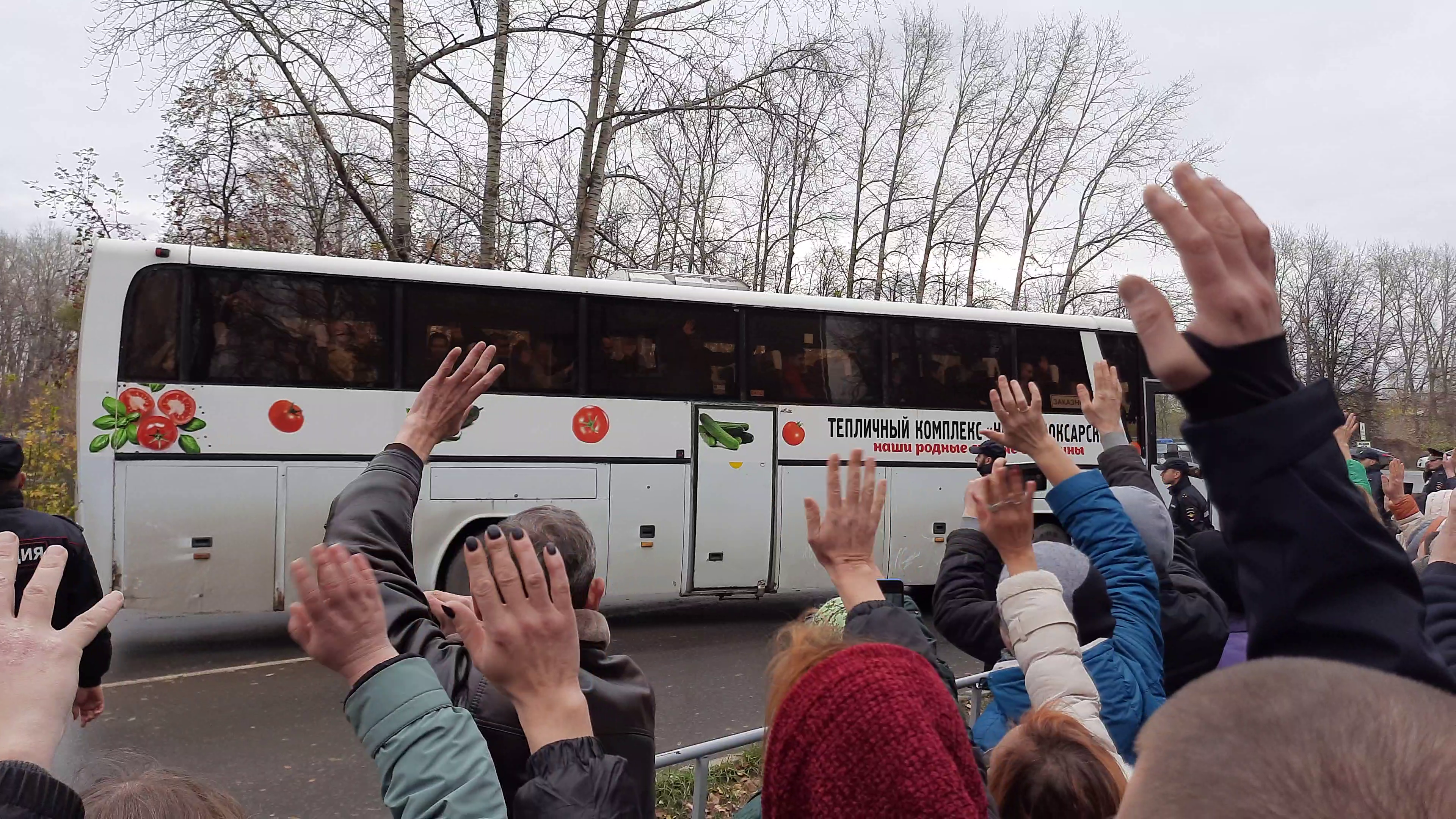 Проводы новочебоксарских военных на спецоперацию: "Главное, чтобы вернулись живыми!"