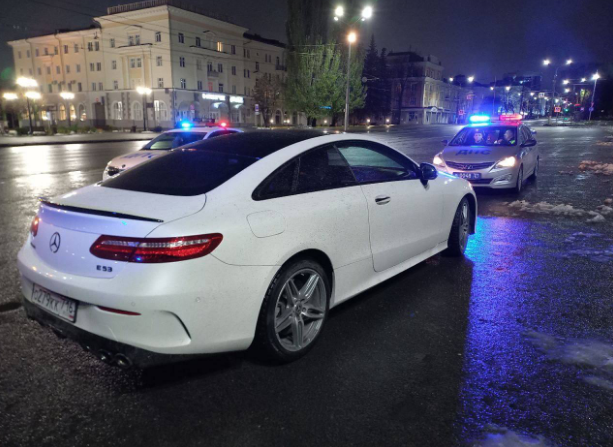 В Чебоксарах задержали неадекватного водителя элитного Mercedes-Benz E53