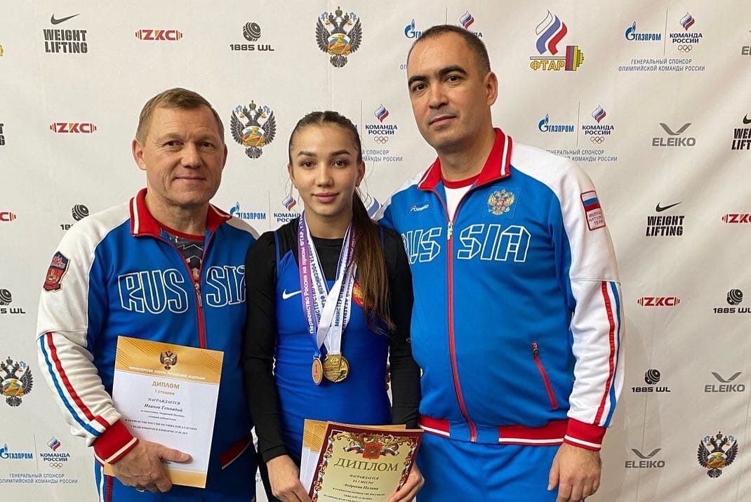 Тяжелоатлетка из Чувашии подняла 176 килограммов и установила два рекорда России
