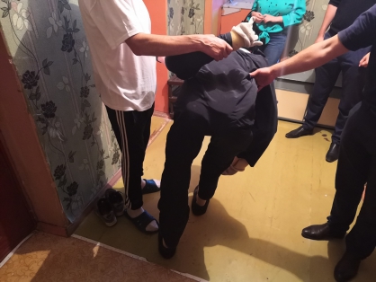 В Чебоксарах бывший командир отделения ППС сломал мужчине руку: суд вынес приговор