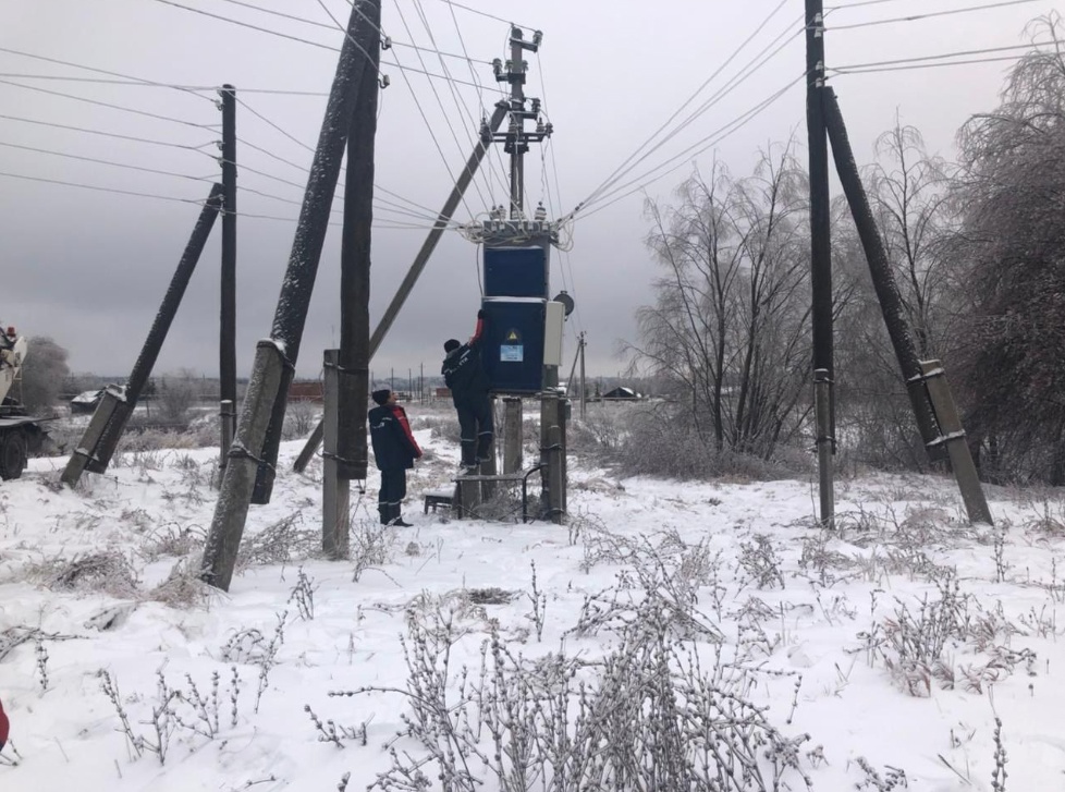 Спасать жителей Чувашии без электричества приехали сотрудники МЧС из соседних регионов