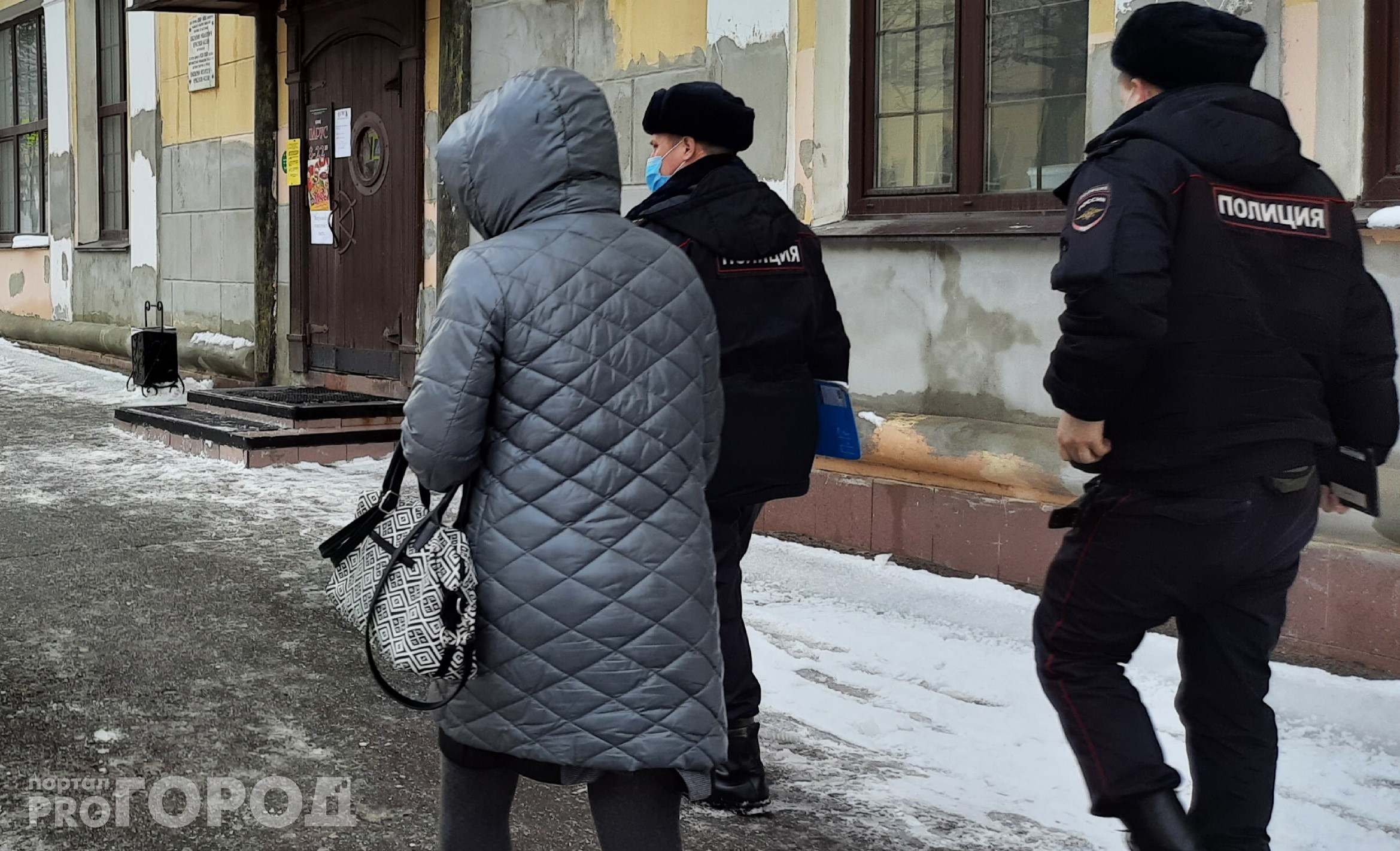 В Чувашии четыре женщины отдали порядка 700 000 рублей, чтобы спасти родственников