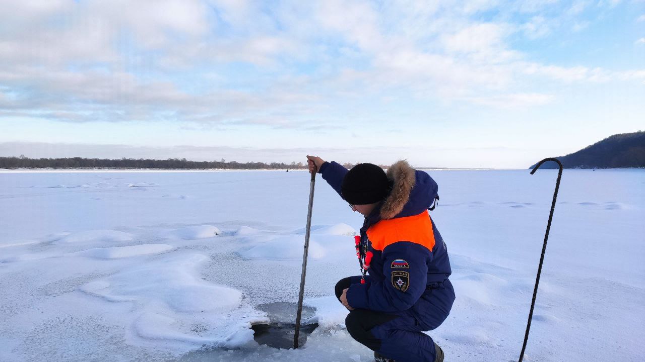 Спасатели назвали толщину льда на реках Чувашии