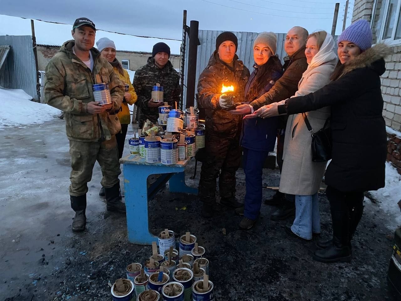 Жители Канашского района сделали для бойцов СВО окопные свечи