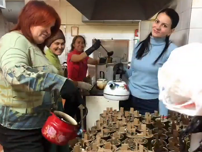 В Новочебоксарске изготовили более 1500 окопных свечей для военных
