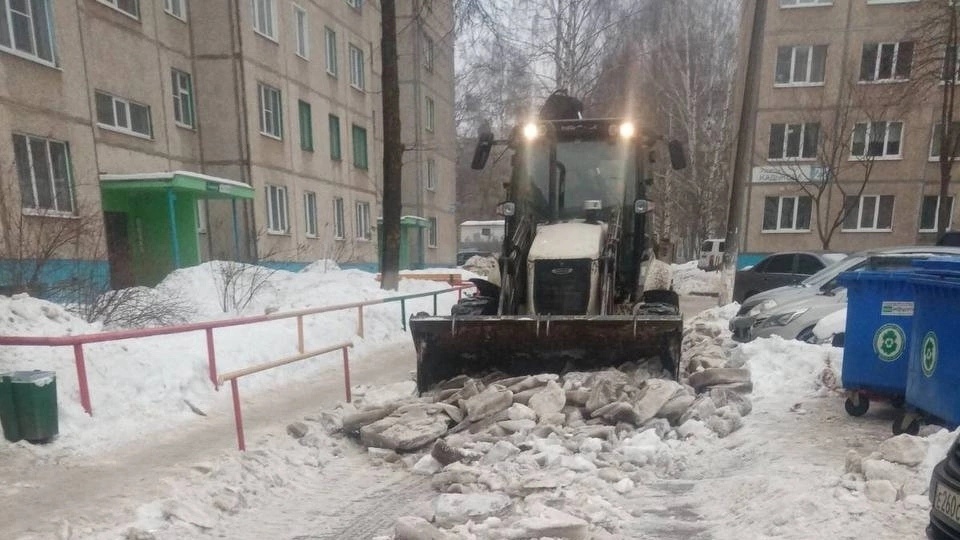 Спирин проверил, как чистят от снега чебоксарские дворы