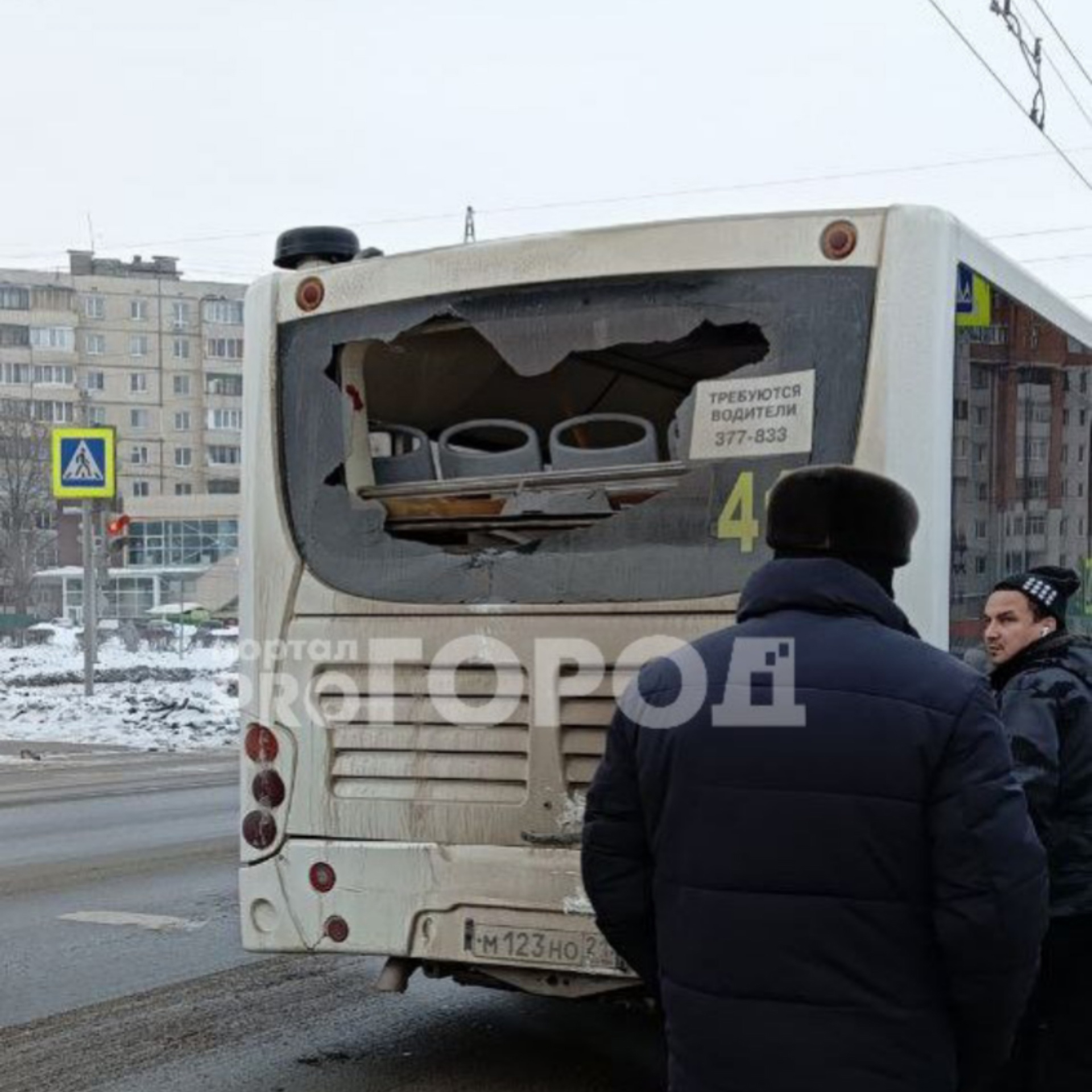 В Чебоксарах столкнулись два пассажирских автобуса: "Человек 10 ехали стоя"