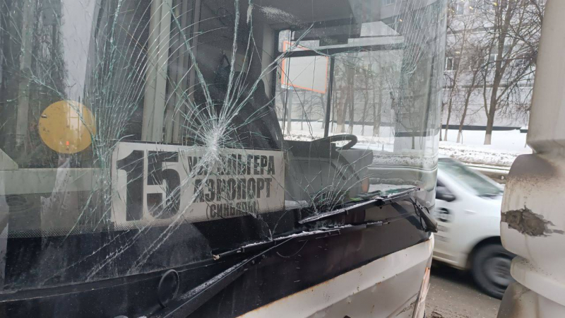 В Чебоксарах пострадал 17-летний пассажир в ДТП с автобусами
