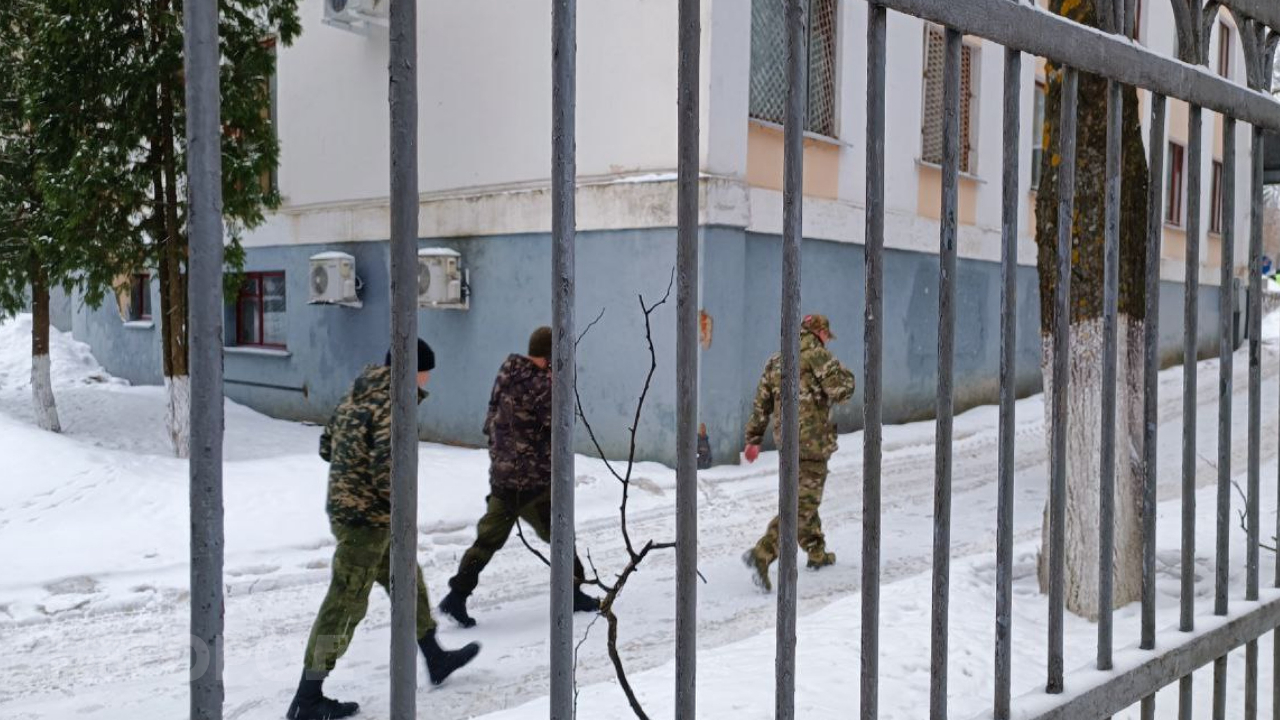 Вокруг военкоматов Чувашии развесили десятки камер