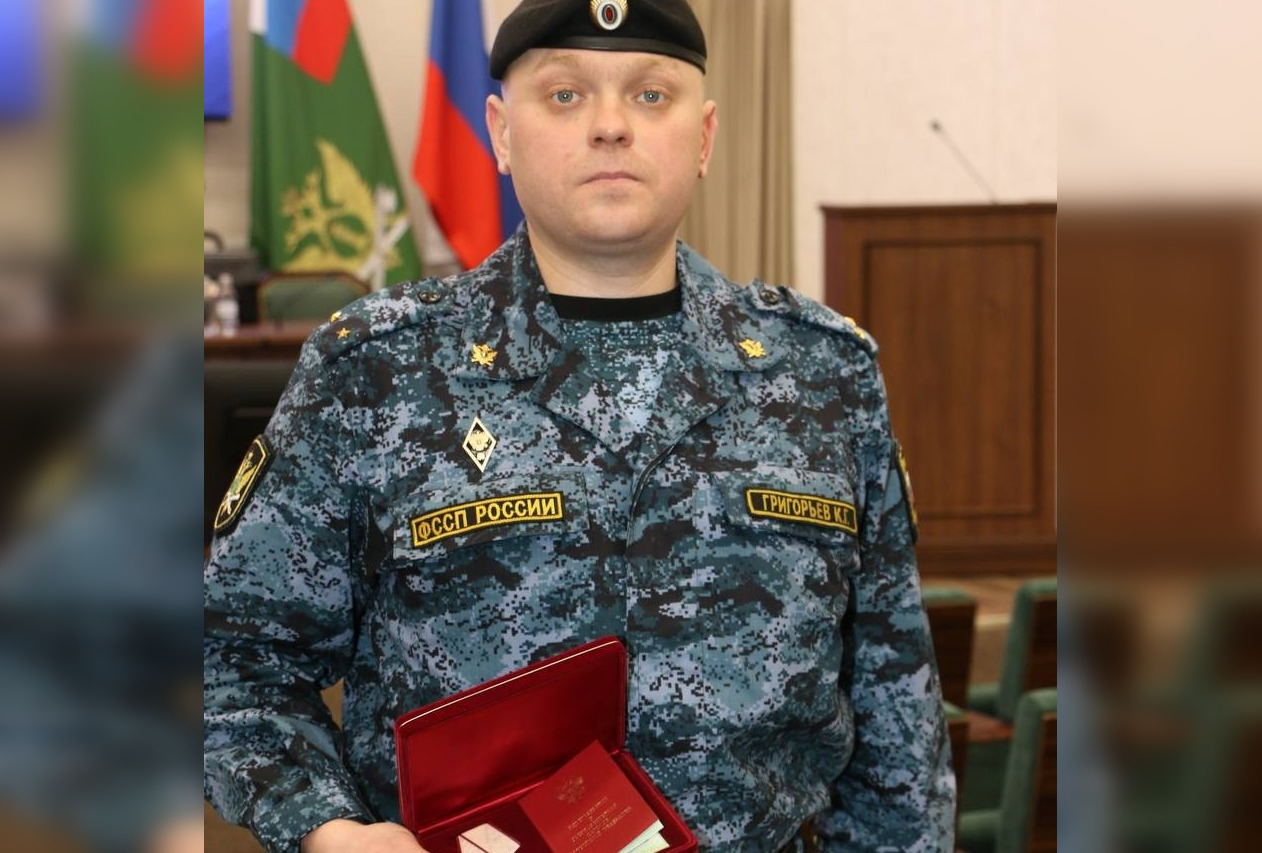 Путин наградил пристава из Чувашии за смелость при спасении людей