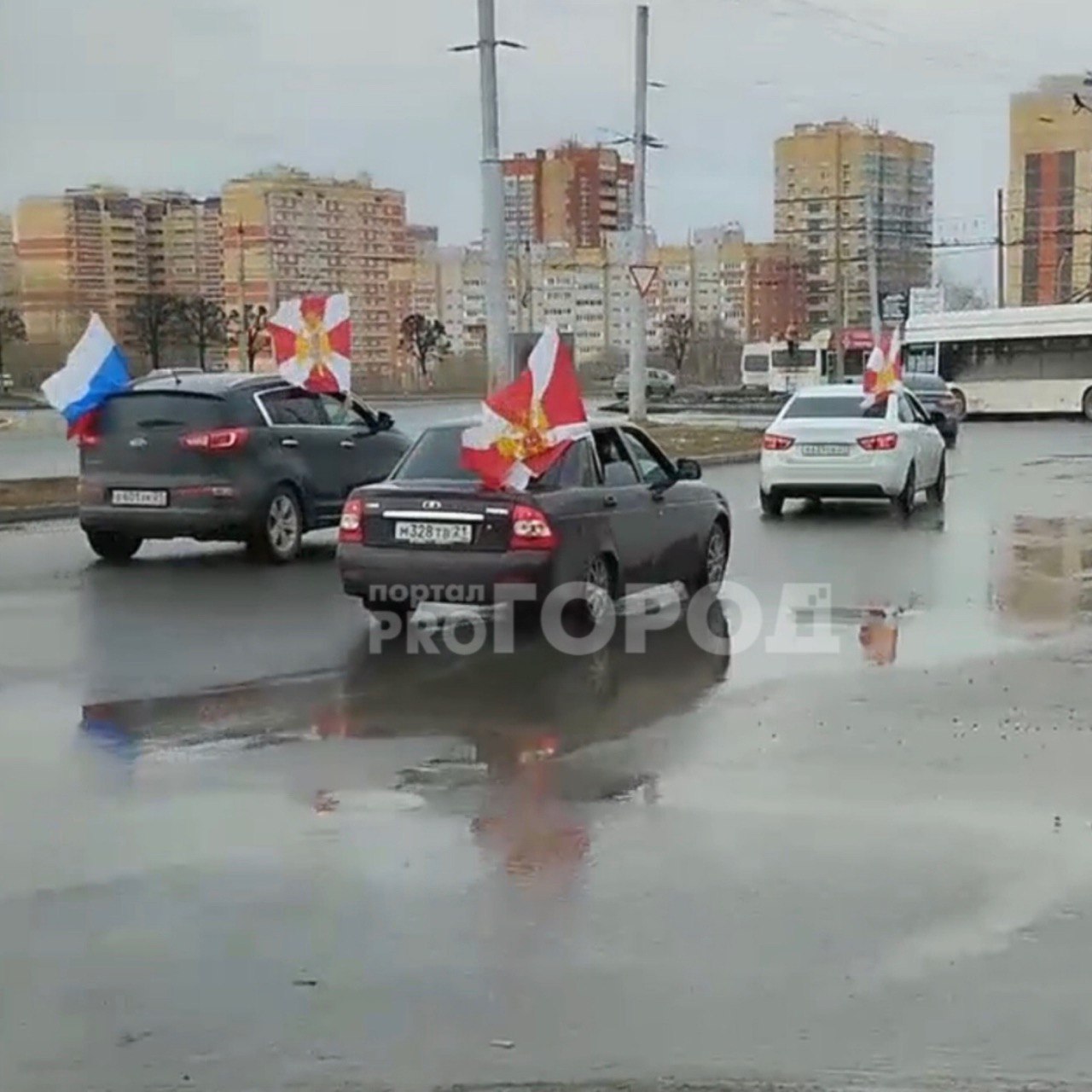 Росгвардейцы  устроили автопробег с флагами по Чебоксарам