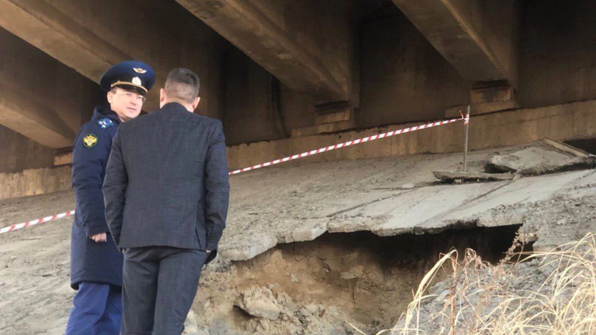 В Чебоксарах валится конструкция опор Гагаринского моста