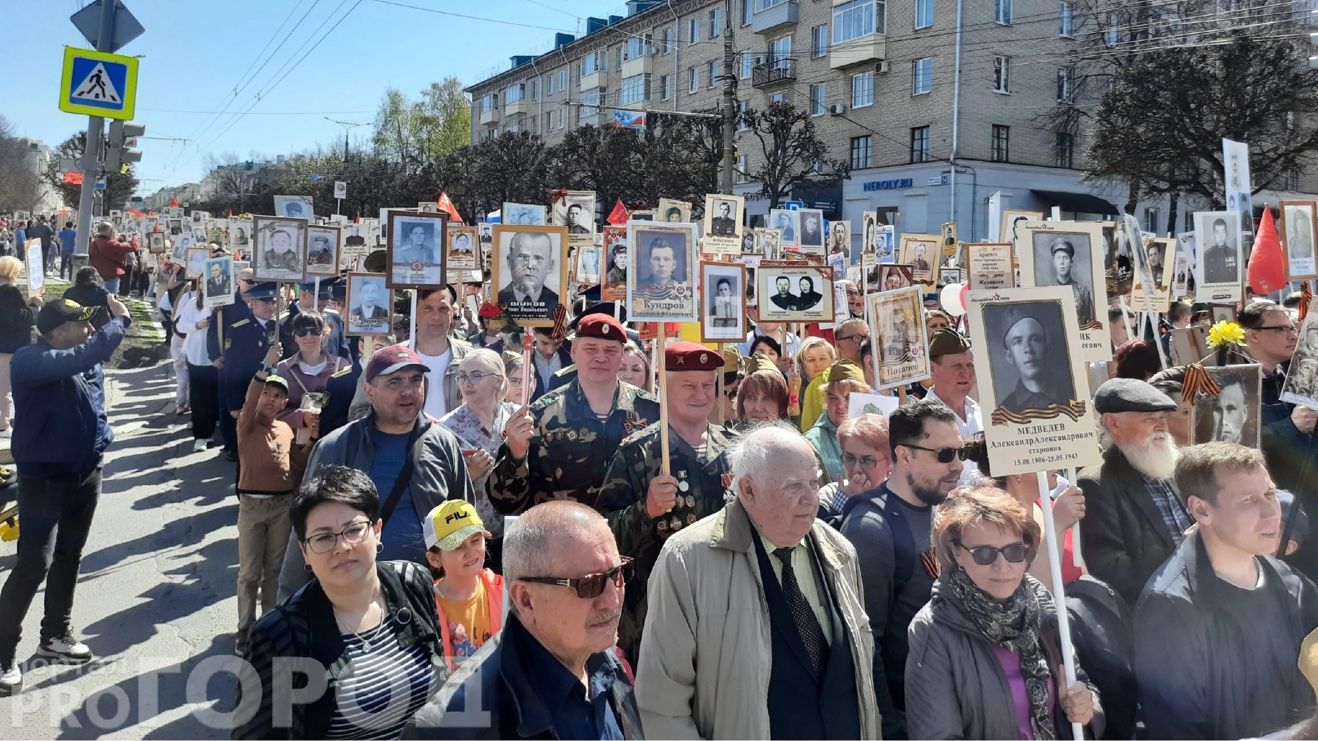 Вместо шествия "Бессмертного полка" на автомобили наклеят портреты