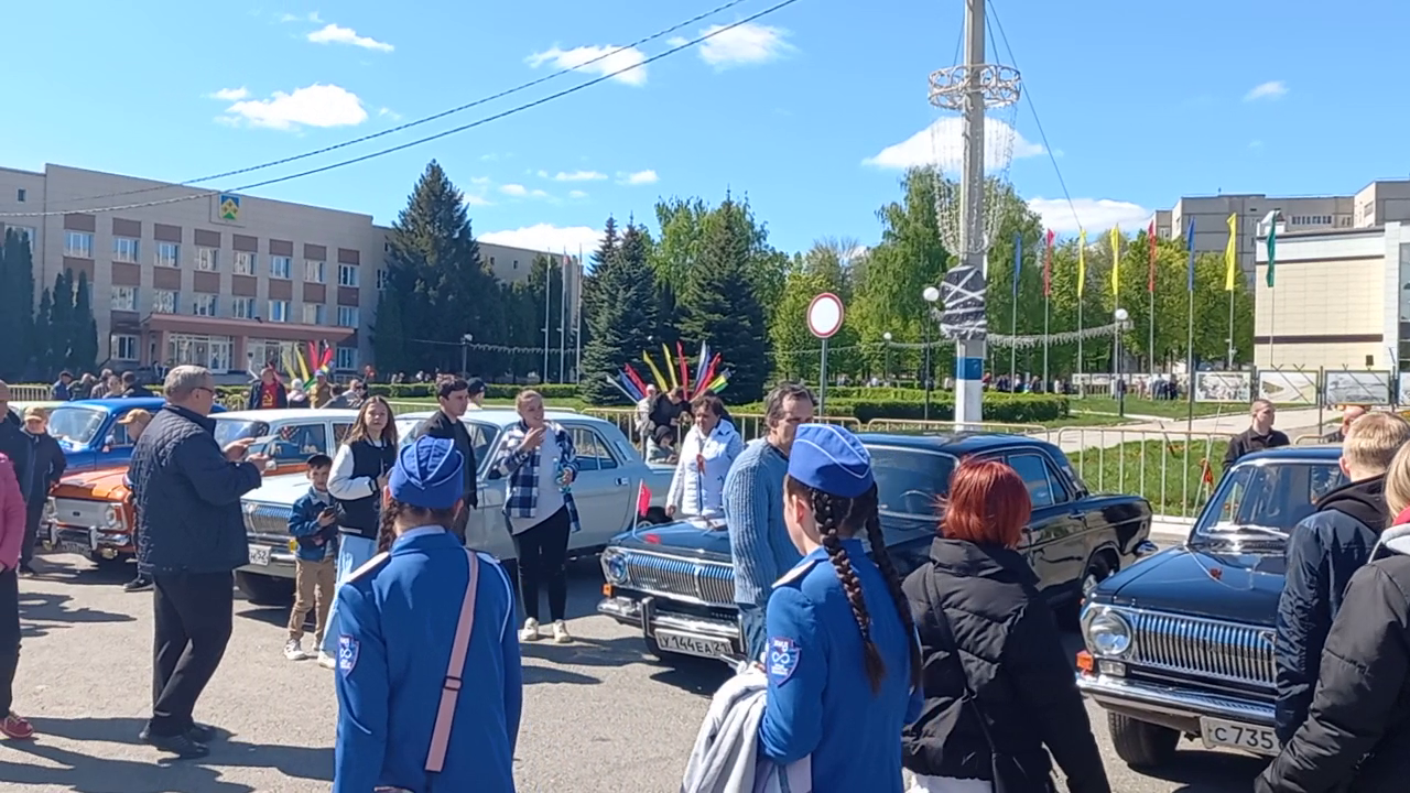 В День Победы в Новочебоксарске устроили пробег ретро автомобилей и мотоциклов