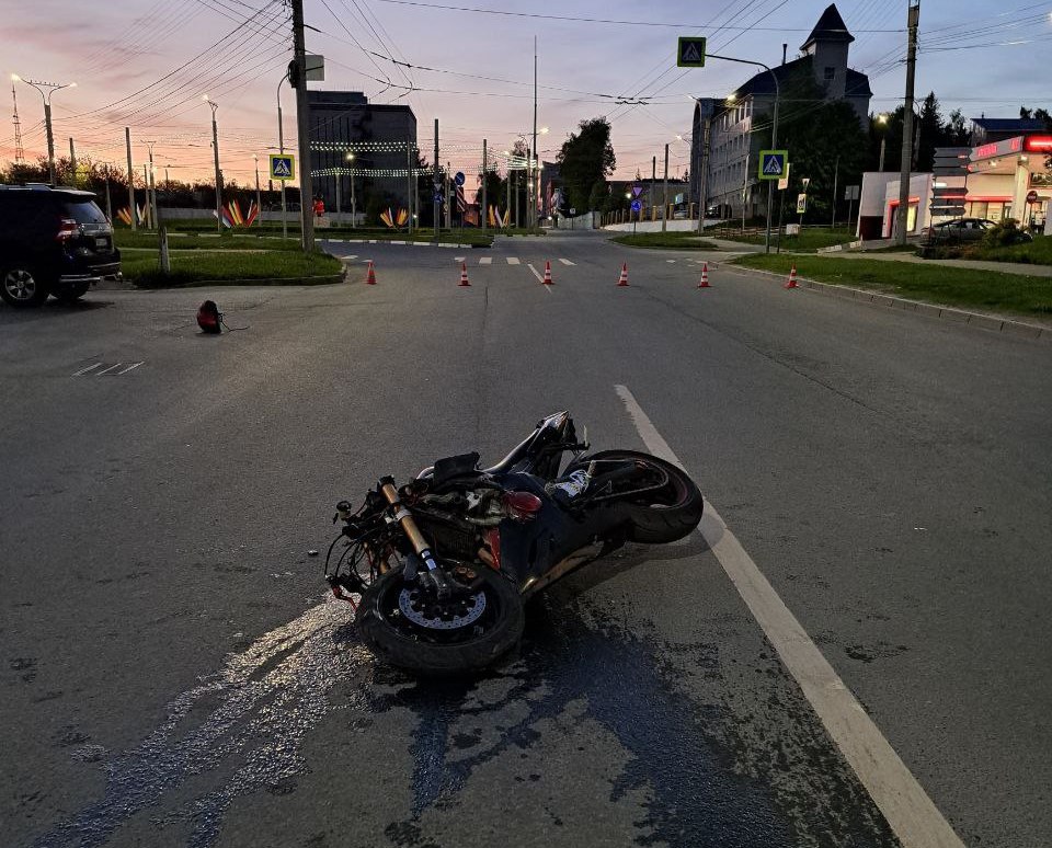 Ночью в Чебоксарах разбился мотоциклист на японском байке