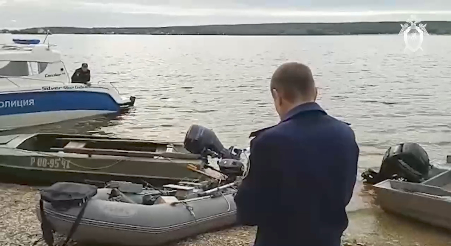 Лодка в Козловском районе столкнулась с двумя баржами: подробности происшествия