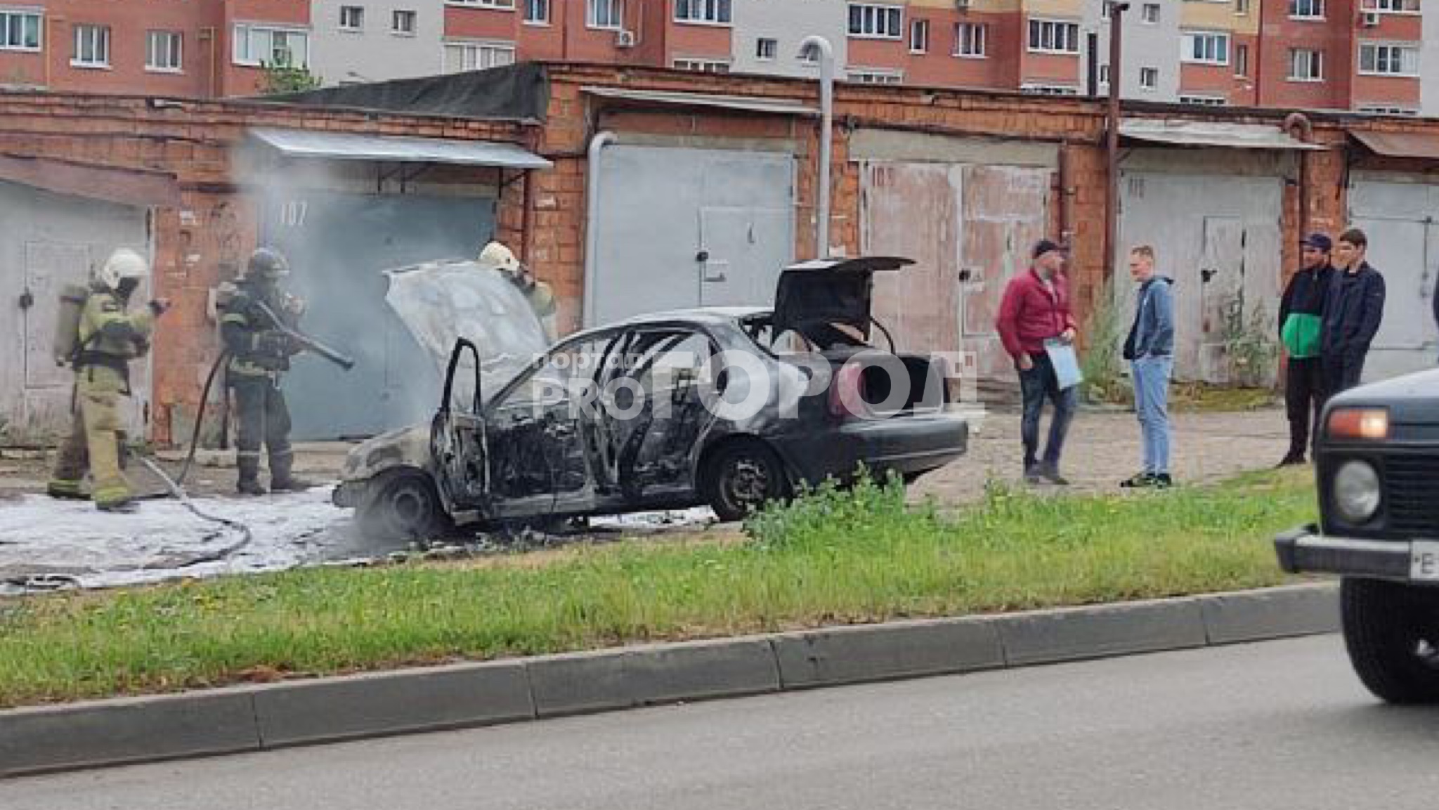 В Чебоксарах около "МТВ-центра" сгорел автомобиль
