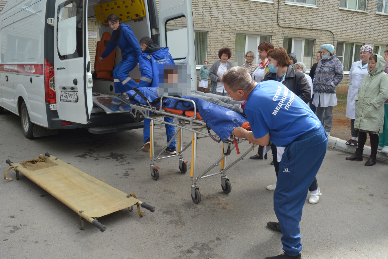 В больницу Новочебоксарска экстренно привезли женщину, которая резко перестала ходить 