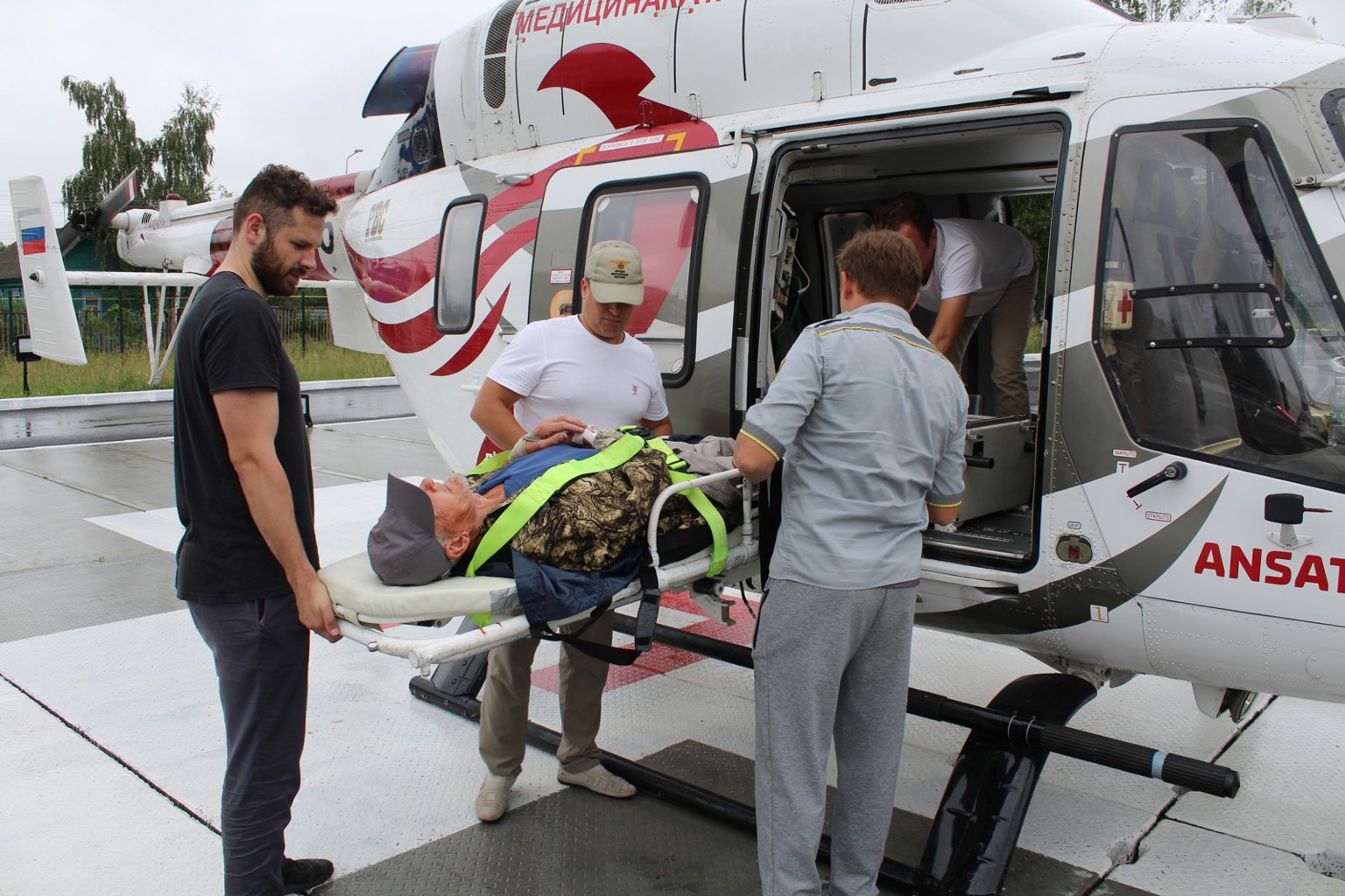 Жителя Шумерли экстренно отправили на вертолете в больницу