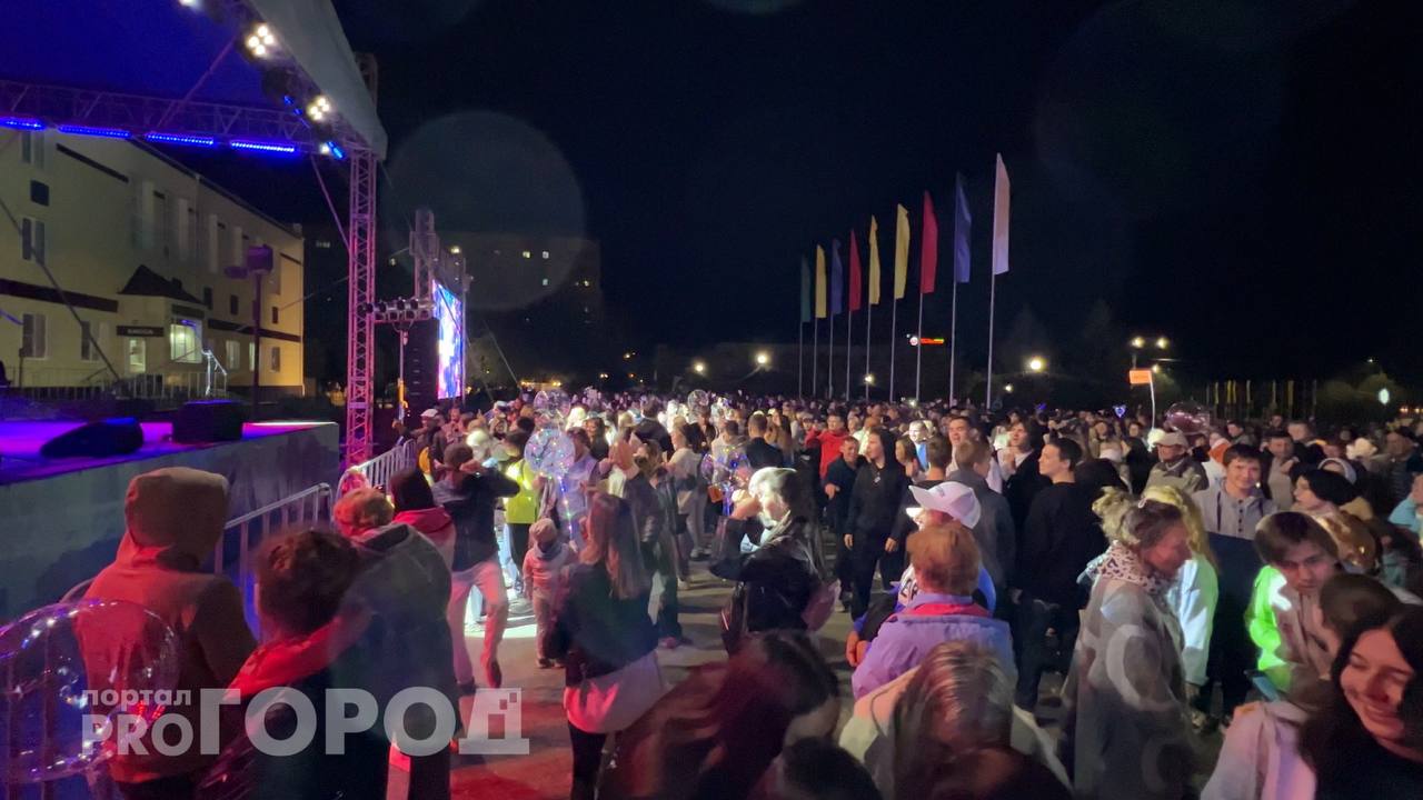 В Новочебоксарске отпраздновали День города с музыкантами, салютом и дискотекой