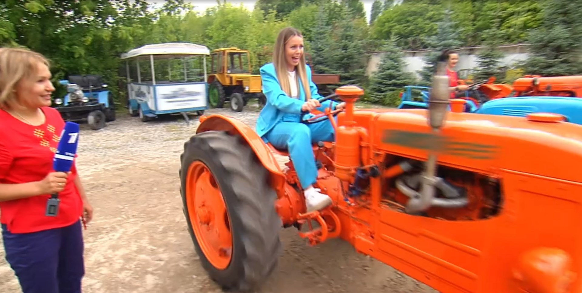 Первый канал показал сюжет про чебоксарских женщин, которые катаются на тракторах после работы