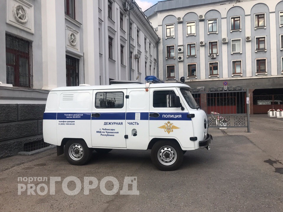 В Чебоксарах сотрудница администрации города накопила 1 400 000 рублей и перевела аферистам