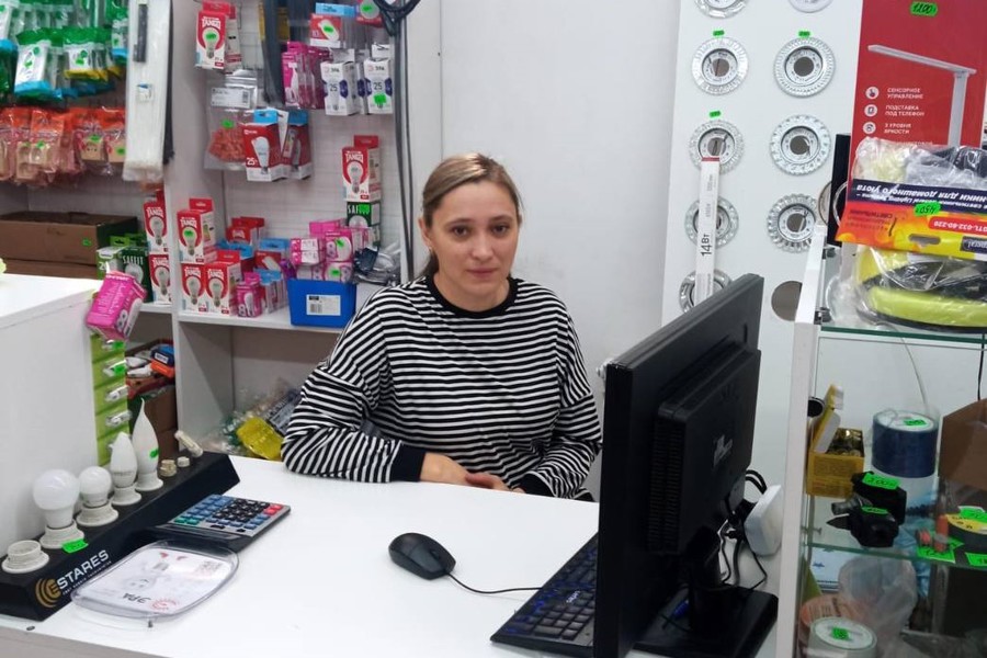 В Комсомольском районе безработная мама двух детей открыла свой магазин с помощью государства