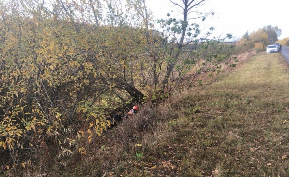 Молодой новочебоксарец влетел на мопеде в дерево и погиб