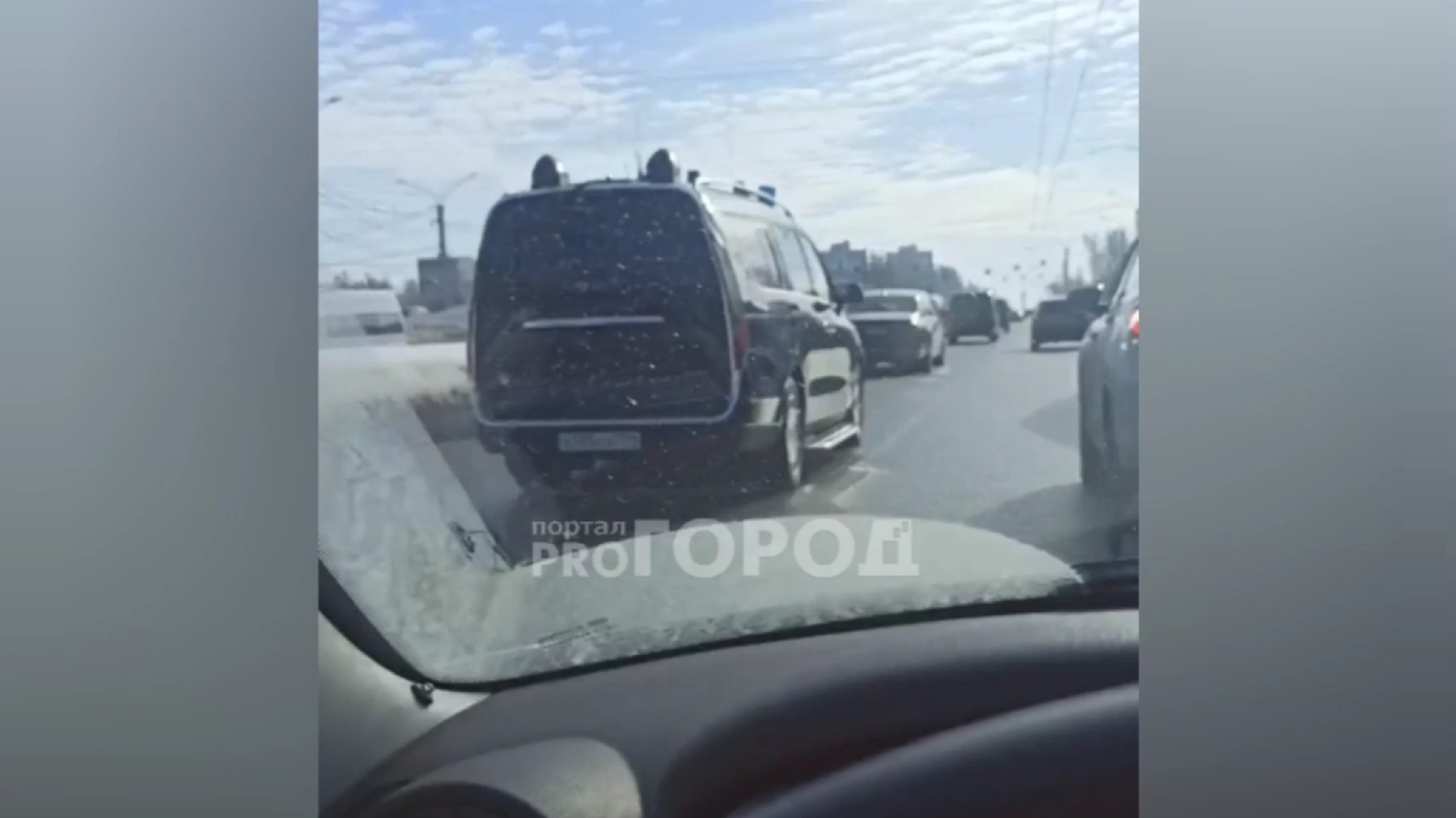 В Чебоксарах замечен кортеж "Ауросов" в сопровождении полиции