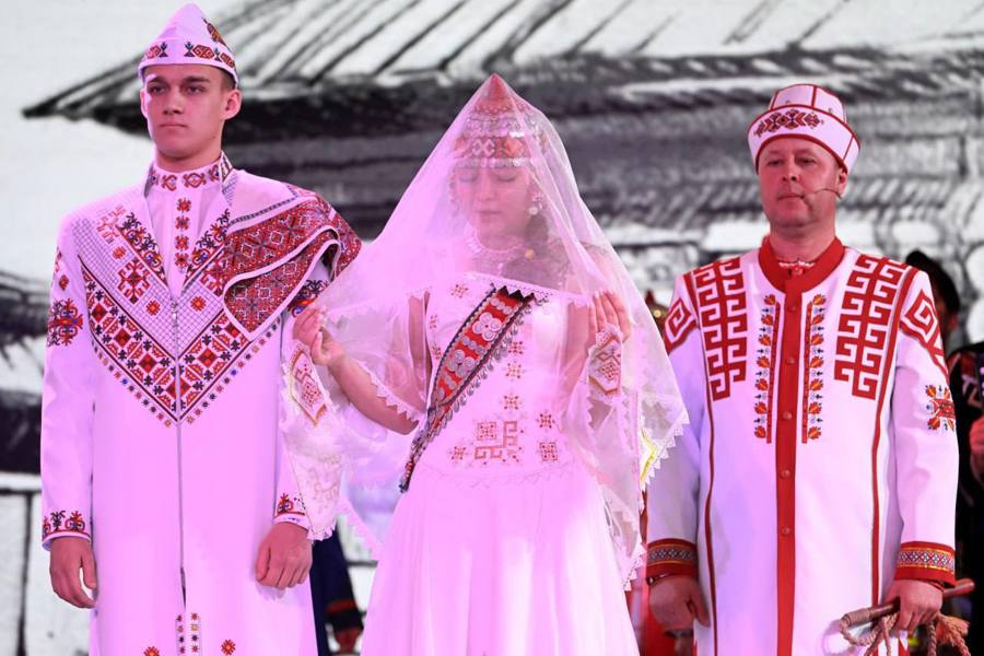 Жителей Чувашии приглашают сыграть свадьбу в национальных костюмах на ВДНХ в Москве