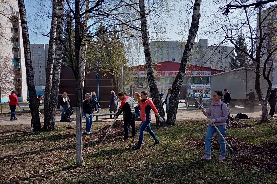 Горожанам надеть перчатки и приготовиться: весна приходит в Чебоксары с лопатой и саженцами