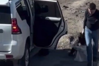 В Чебоксарах ищут водителя внедорожника, который насильно затащил девушку в авто