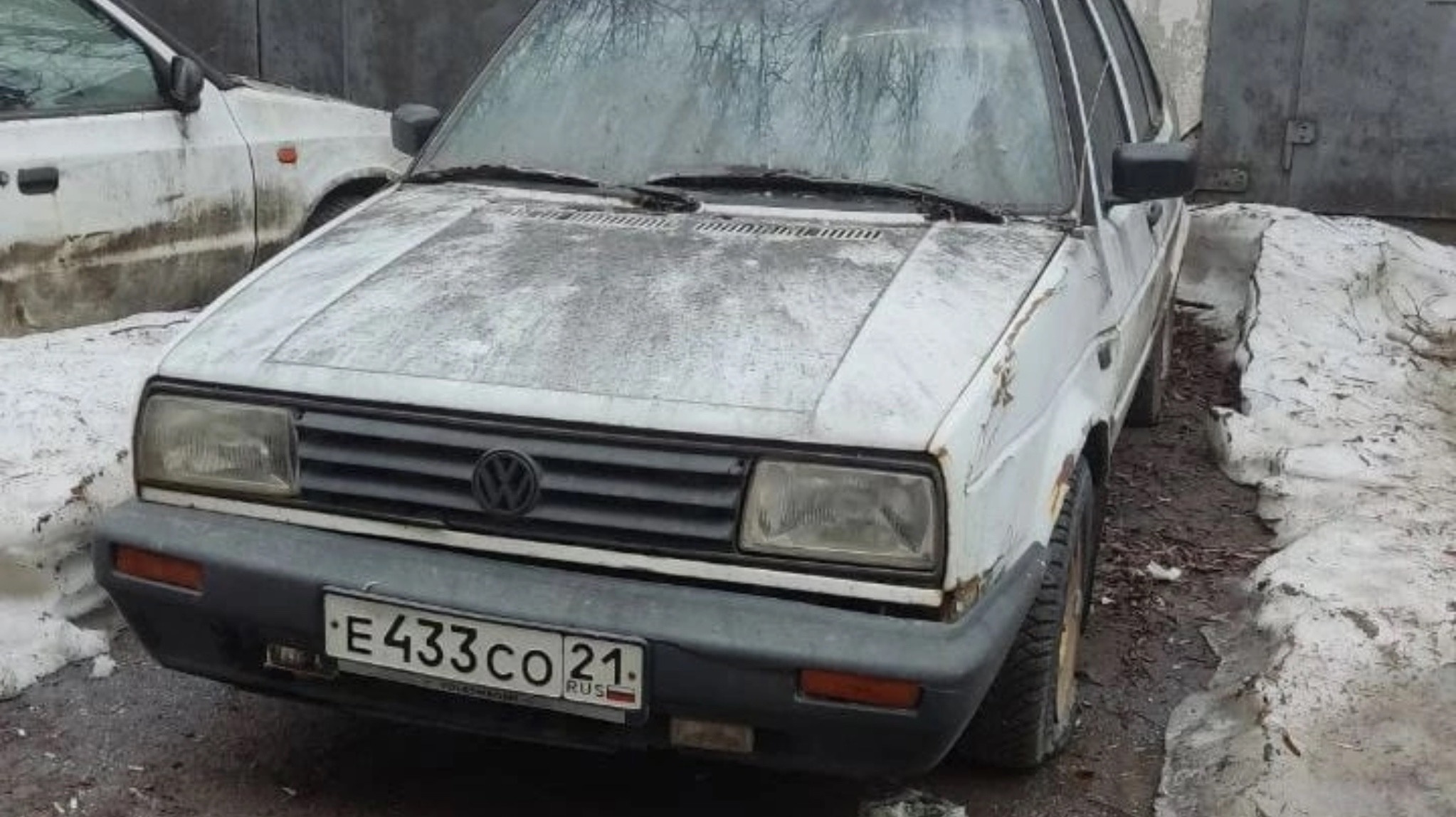В Чебоксарах власти ищут автомобилистов, бросивших свои машины на улицах города