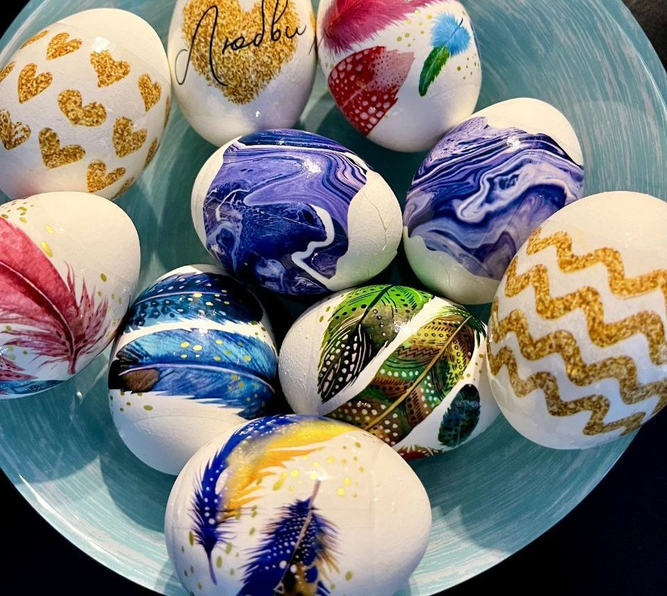 Создайте пасхальные шедевры: 20 оригинальных способов покрасить яйца