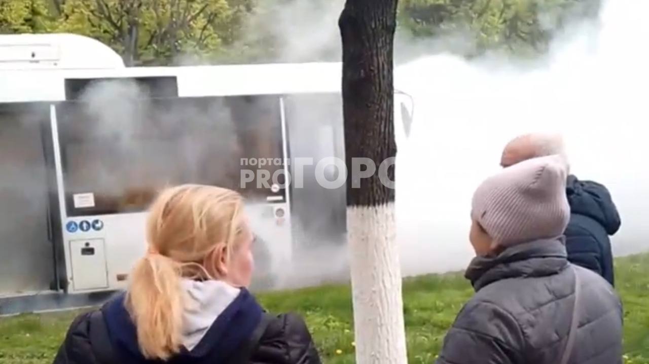 Прокуратура Чувашии раскрыла детали о дымящемся автобусе в центре Чебоксар