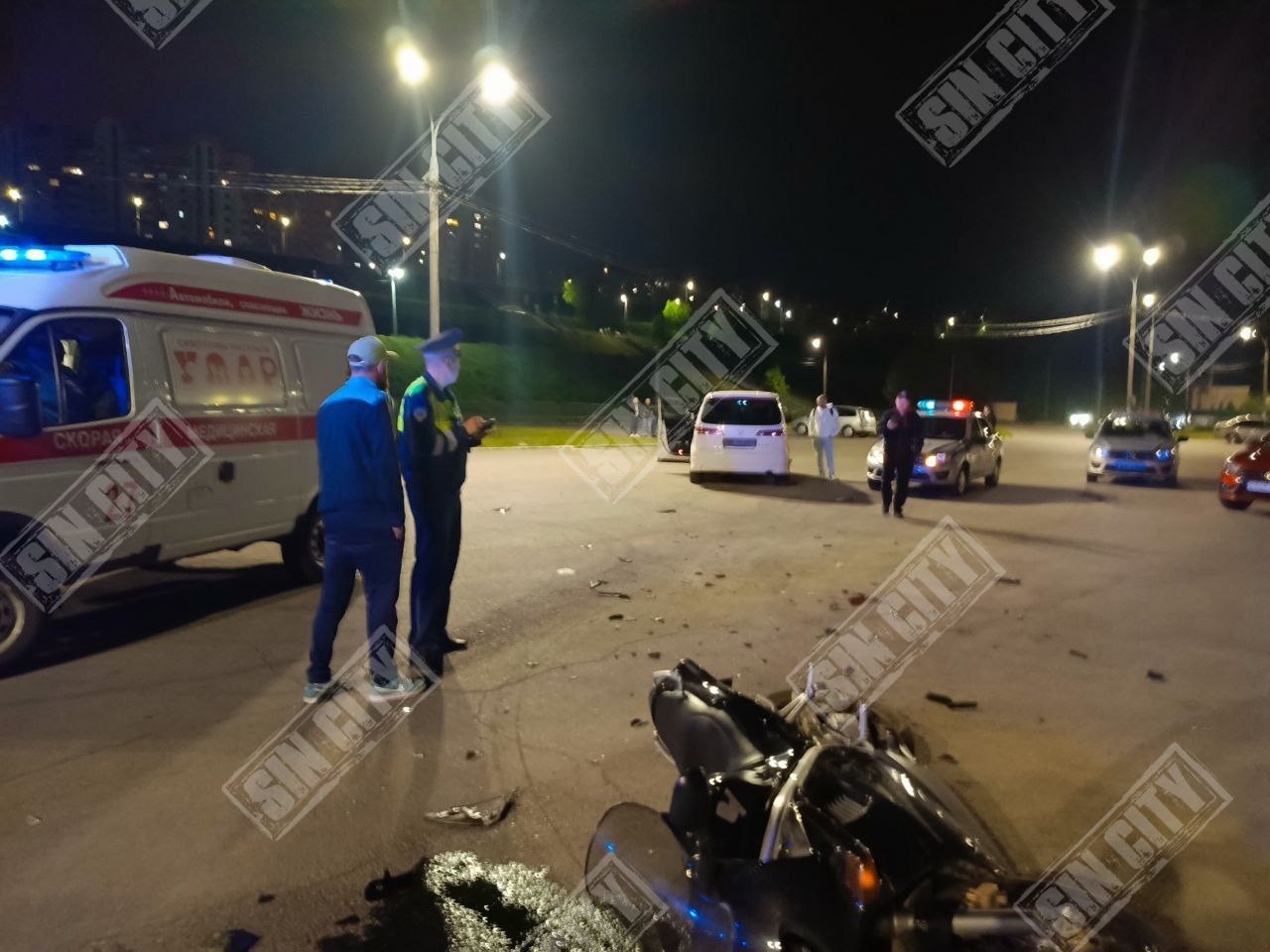 В Новочебоксарске на набережной произошло ДТП:  мотоциклист и пассажир доставлены в больницу