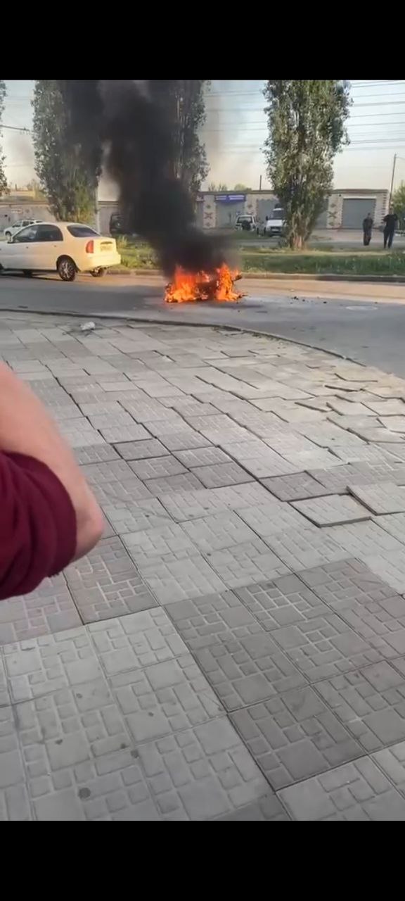 В Новочебоксарске во время движения загорелся мотоцикл