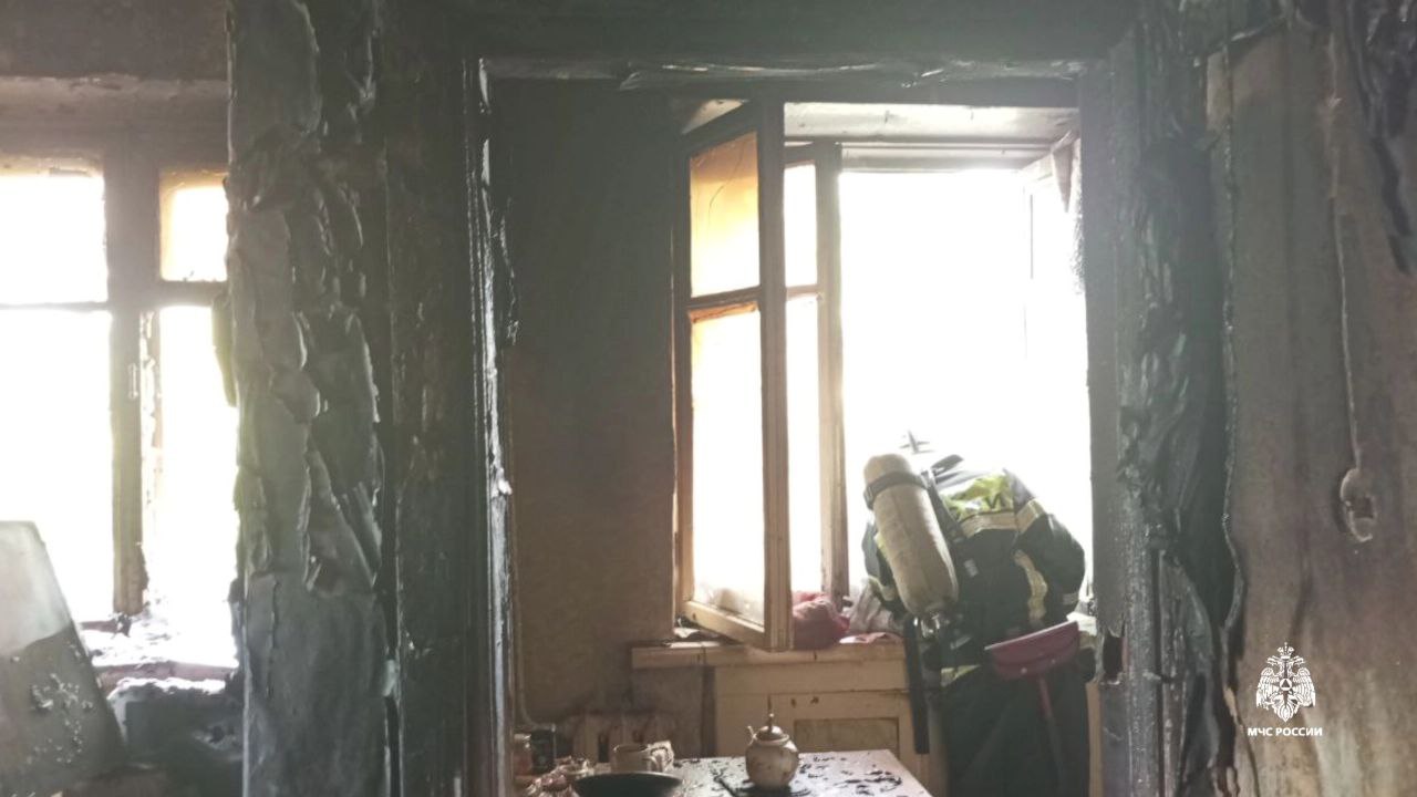 Пожарные нашли тело мужчины в сгоревшей квартире в Чувашии