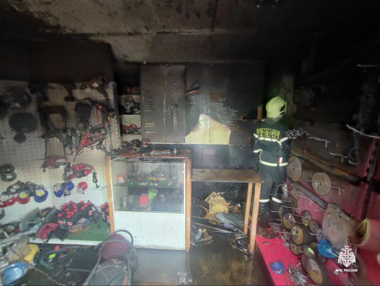В Чебоксарах 14-летний ребенок пострадал в пожаре на рынке: появились подробности огненного ЧП