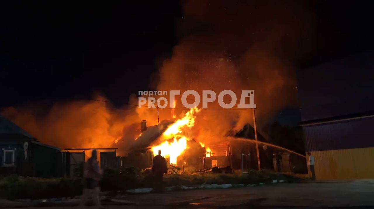 Ночью в Мариинском Посаде сгорел жилой дом