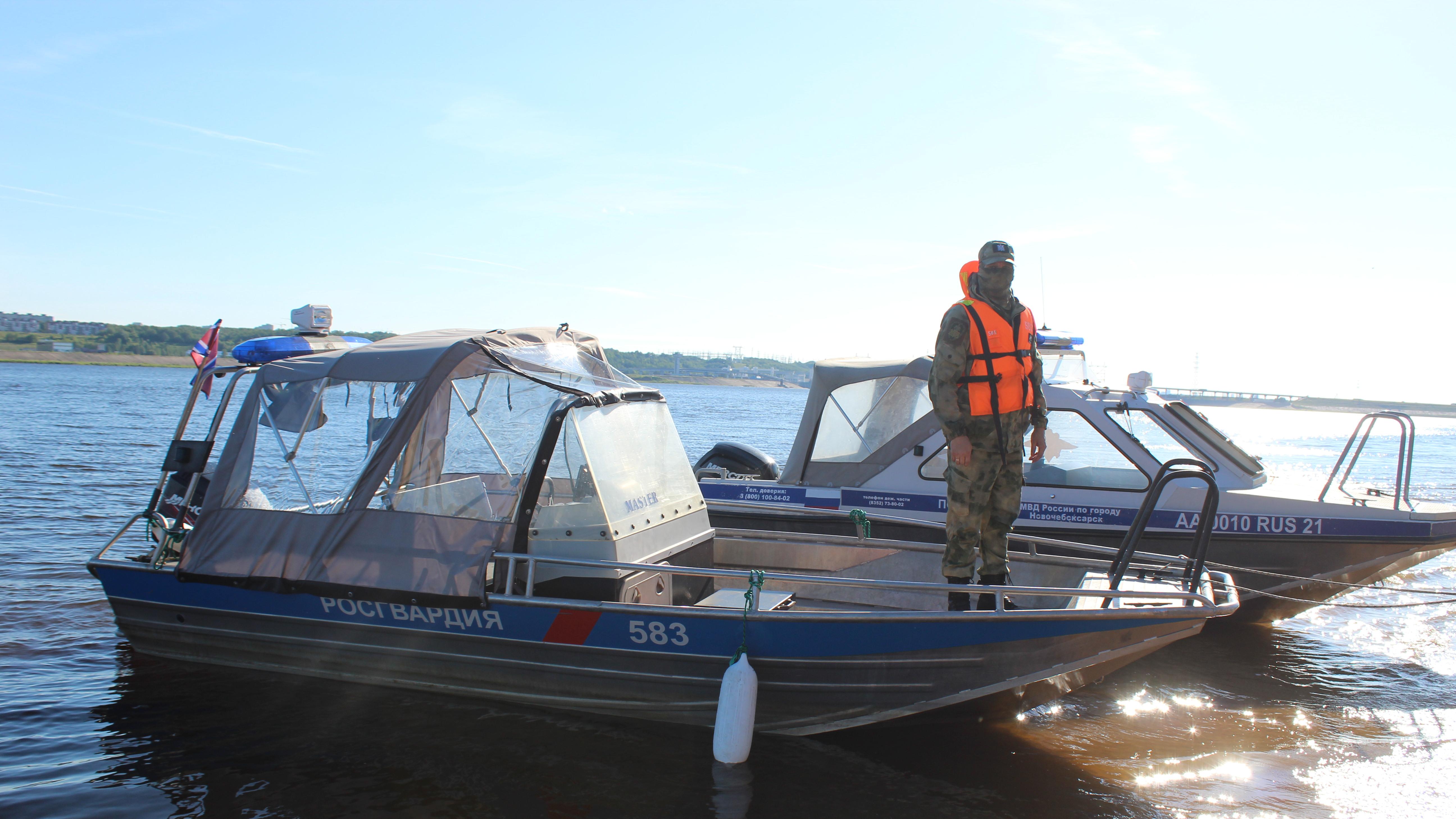 Спецназ ловит рыбаков на Волге в Чувашии