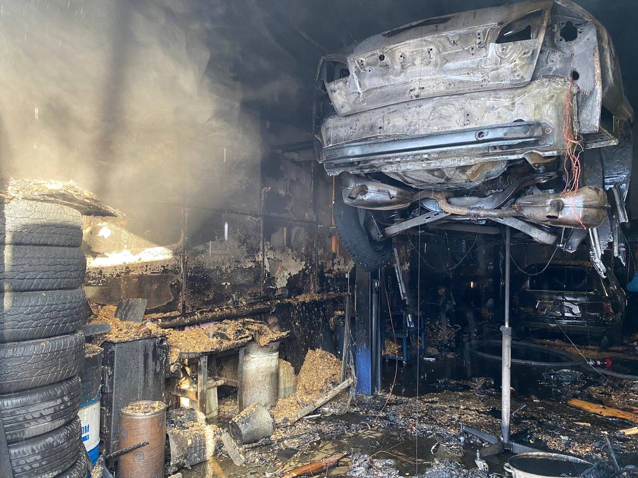 Житель Чувашии спалил автосервис с машинами, не проверив бензин в топливном баке