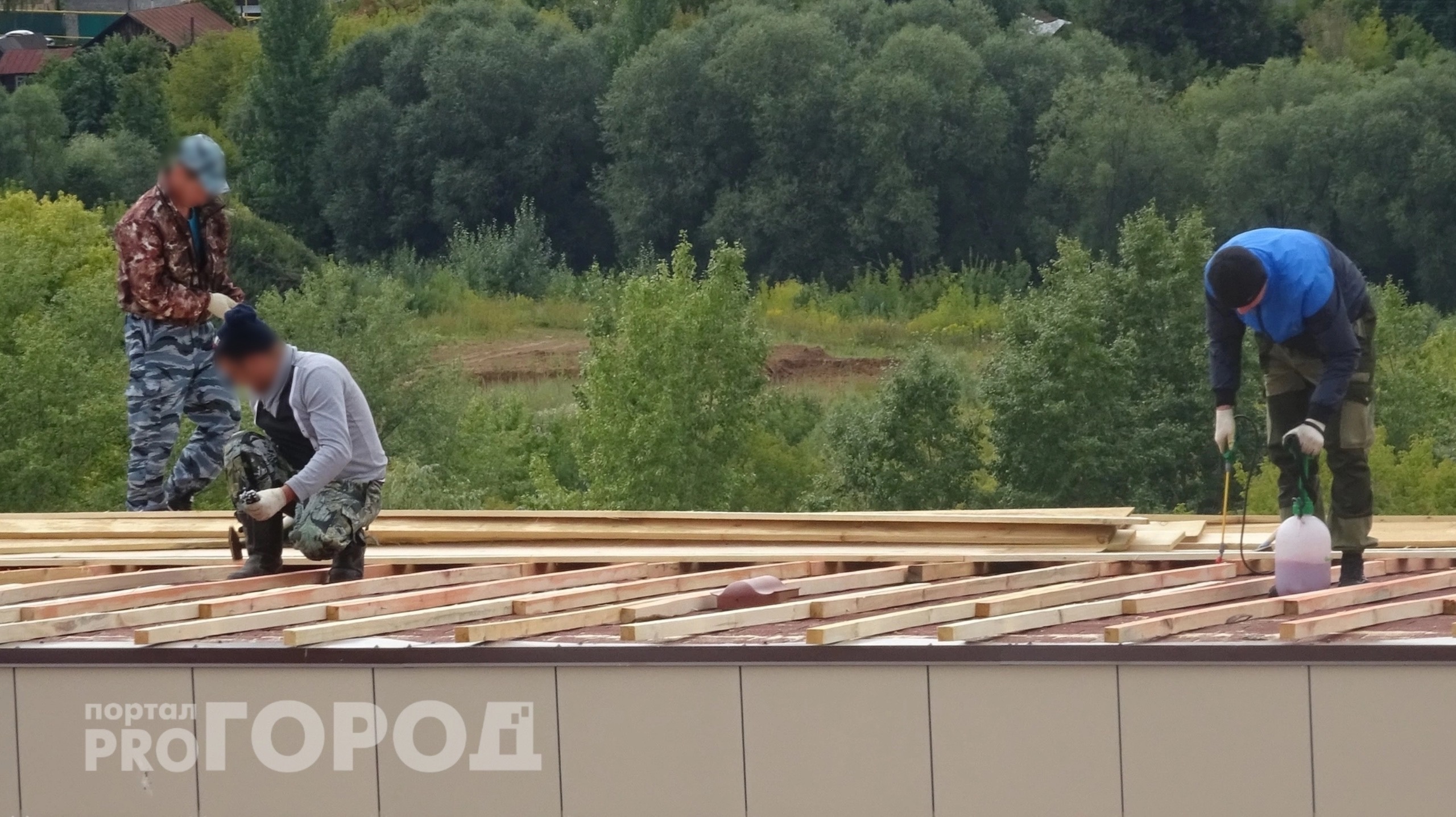 Житель Ядрина получит более 600 тысяч рублей от управляющей компании за разбитый наледью потолок  