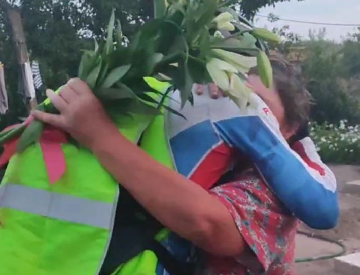 Новочебоксарец проехал на велосипеде 1000 километров и сделал сюрприз маме на день рождения