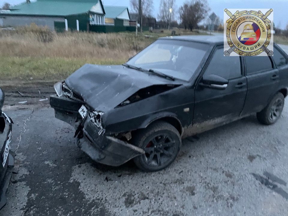 Школьник за рулем пострадал в ДТП в Ибресинском районе