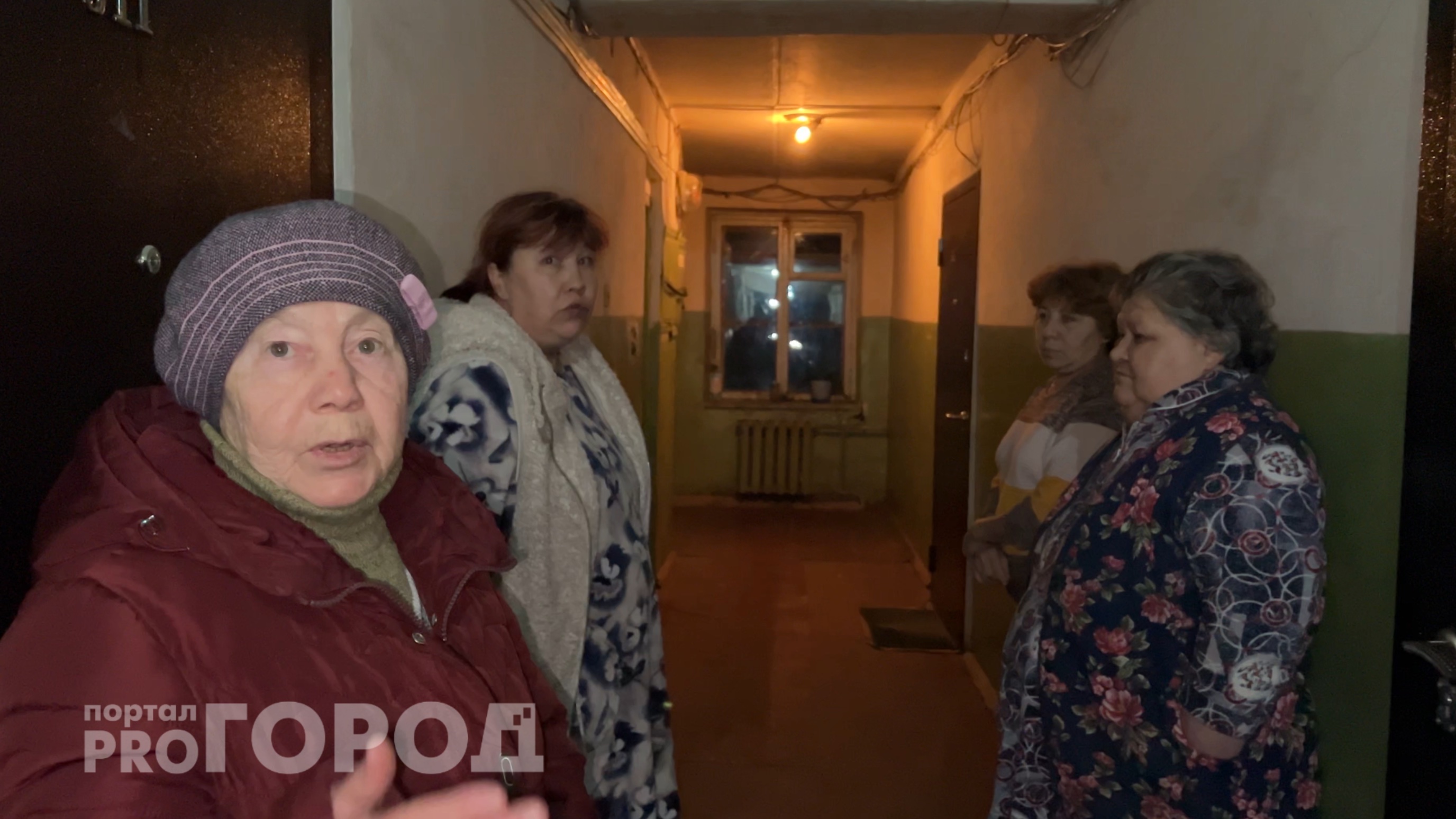 В Канаше жители замерзающей пятиэтажки греются духовками и спят в одежде под несколькими одеялами