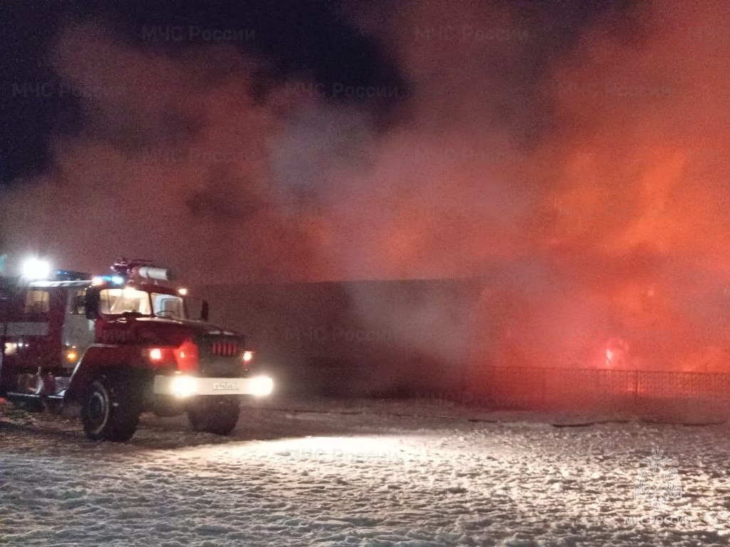 В Чувашии соседи вывели жильцов из горящего дома