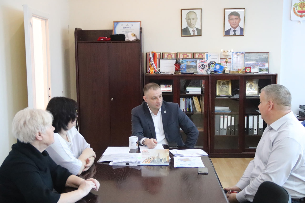 Новочебоксарцы массово вступились за своего главу, которого власти хотят отправить в отставку: "Он не обещает, а делает"