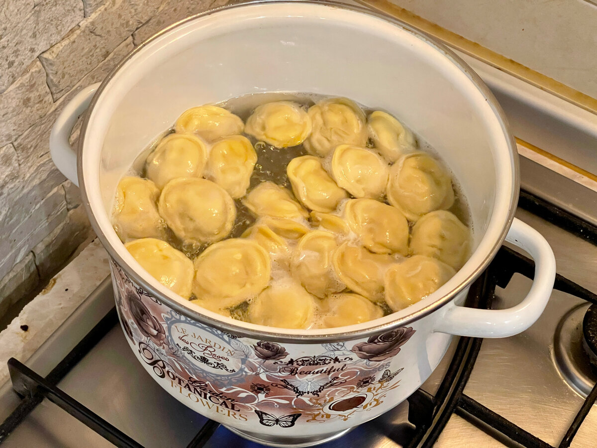 Никогда не ела таких вкусных пельменей: всю жизнь варил пельмени неправильно – проверила способ из интернета